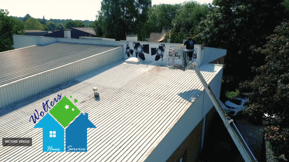 Vorschaubild des Videos: Professionelle Dachreinigung ohne Hochdruck und ohne Betreten des Dachs.